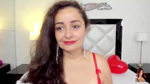  luna  sweet  online show from February 14, 2025, 3:43 am