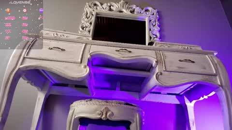 Snapshot of _luna_dupont_ chatting on March 3, 2025, 11:55 am Luna online show from March 3, 2025, 11:55 am