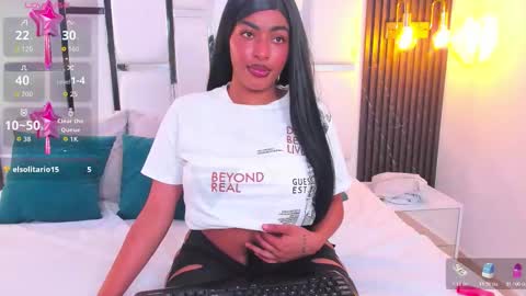 _luna_rossee_ online show from February 18, 2026, 9:33 pm