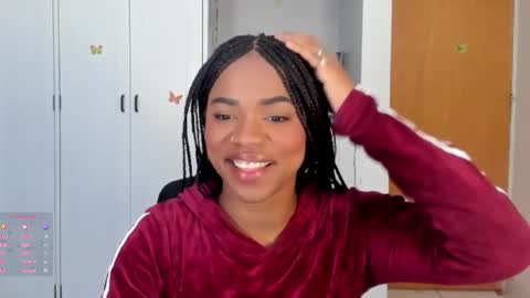 MARCELA online show from September 18, 2025, 9:50 pm