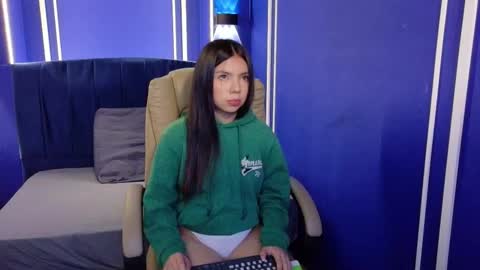 Snapshot of _mave chatting on March 9, 2026, 12:09 pm Mave online show from March 9, 2026, 12:09 pm