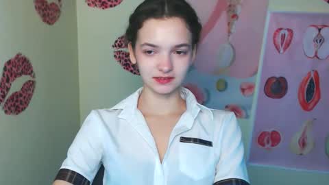 Susie online show from December 2, 2025, 1:39 pm