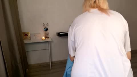 _meow_neko_ online show from November 16, 2025, 8:47 pm