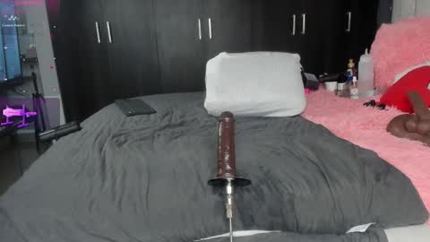 Merida independet model online show from March 28, 2026, 5:34 pm