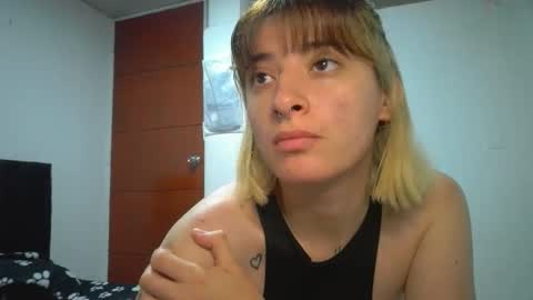 Mia-foster online show from May 9, 2026, 12:05 am
