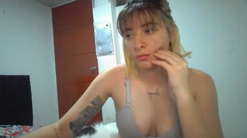 Mia-foster online show from May 11, 2026, 12:49 am