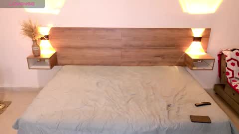 Mia online show from March 8, 2026, 10:46 pm