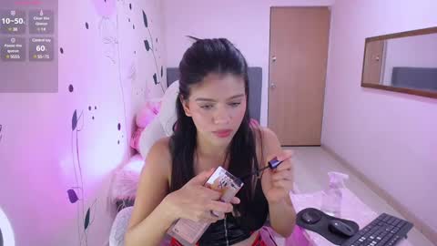 Snapshot of _mia_rouse_18 chatting on February 7, 2025, 5:31 am Mia online show from February 7, 2025, 5:31 am