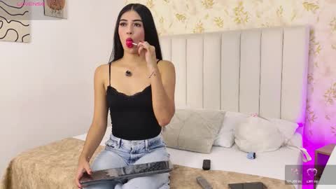 Mia Monroe online show from January 18, 2026, 7:50 pm