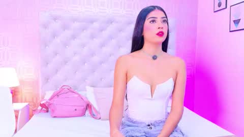 Mia Monroe online show from February 8, 2026, 7:39 pm