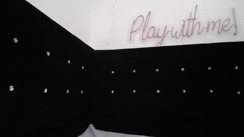  Mia  online show from February 25, 2025, 6:53 pm