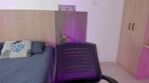 Snapshot of _miamiller_ chatting on September 14, 2025, 7:46 pm _miamiller_ online show from September 14, 2025, 7:46 pm