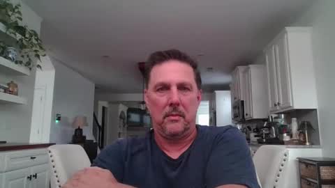 Snapshot of _mike_likes chatting on April 29, 2026, 10:27 pm Mike online show from April 29, 2026, 10:27 pm