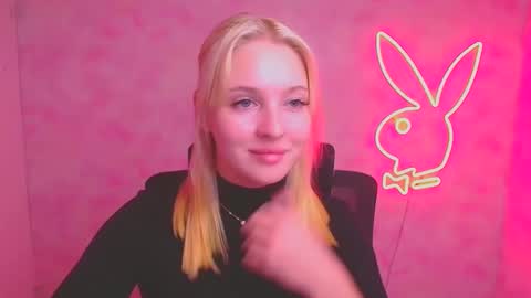 Snapshot of _mila_la_ chatting on September 18, 2025, 11:34 am Melanie online show from September 18, 2025, 11:34 am
