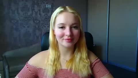 Snapshot of _mila_la_ chatting on March 6, 2026, 10:23 am Melanie online show from March 6, 2026, 10:23 am