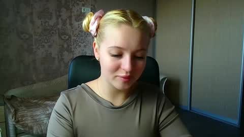 Snapshot of _mila_la_ chatting on March 16, 2026, 12:09 pm Melanie online show from March 16, 2026, 12:09 pm