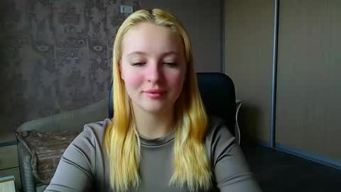 Snapshot of _mila_la_ chatting on March 20, 2026, 11:15 am Melanie online show from March 20, 2026, 11:15 am