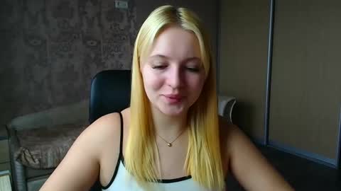 Snapshot of _mila_la_ chatting on March 28, 2026, 12:49 pm Melanie online show from March 28, 2026, 12:49 pm