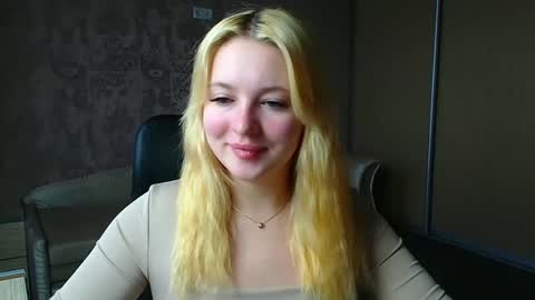 Snapshot of _mila_la_ chatting on April 9, 2026, 7:14 am Melanie online show from April 9, 2026, 7:14 am