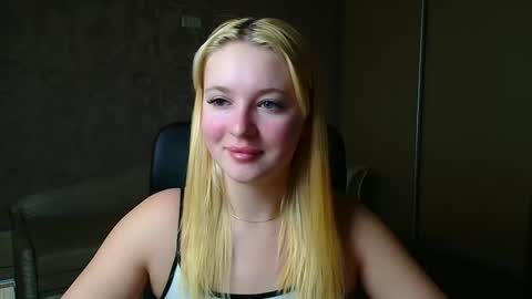 Snapshot of _mila_la_ chatting on April 10, 2026, 9:14 am Melanie online show from April 10, 2026, 9:14 am