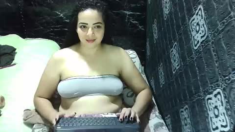 _milf_naughty online show from September 29, 2025, 3:17 pm