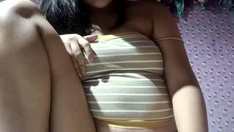 _milkytitsmomxx_ online show from January 9, 2025, 3:23 pm