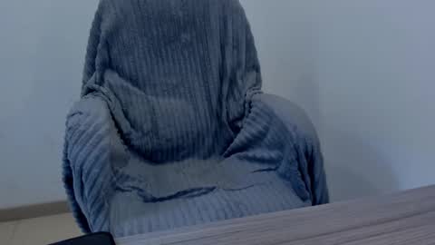 _miss_coco_ online show from October 16, 2025, 1:34 pm