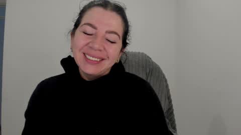 _miss_coco_ online show from November 6, 2025, 12:50 pm