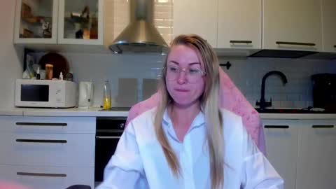 Eva online show from October 4, 2025, 5:49 am