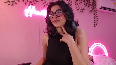 Hinata 3 online show from March 18, 2026, 5:27 pm