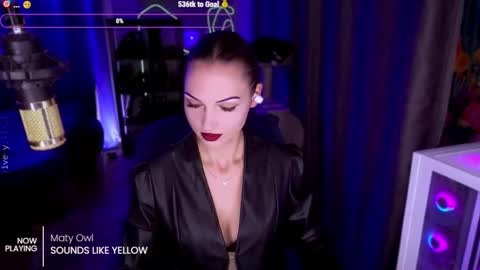 Snapshot of _mistress__ chatting on October 17, 2025, 4:20 pm Mistress Milana online show from October 17, 2025, 4:20 pm