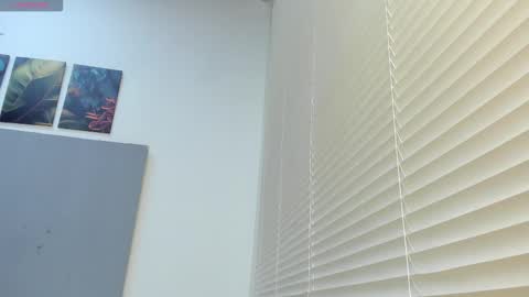 _molly_rosse_ online show from October 22, 2025, 11:54 am