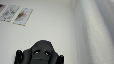 _molly_rosse_ online show from June 16, 2026, 11:57 am