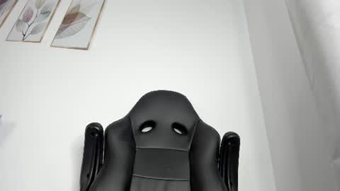 _molly_rosse_ online show from June 19, 2026, 2:54 pm