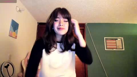 Snapshot of _moon_cake_ chatting on February 17, 2025, 8:09 am Next stream 950 pm Colombia time xd online show from February 17, 2025, 8:09 am