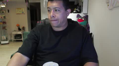 Snapshot of _mr_panda_ chatting on October 22, 2025, 11:37 pm Panda  online show from October 22, 2025, 11:37 pm