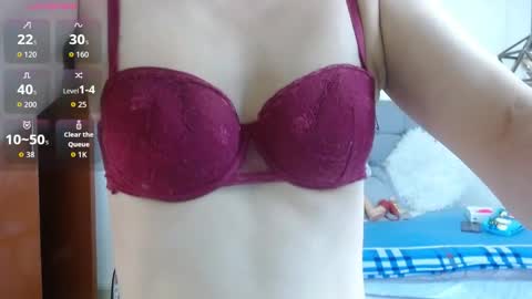 _naomi_s online show from September 28, 2025, 1:27 pm