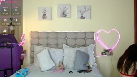Snapshot of _naomi_s chatting on June 26, 2026, 1:48 pm _naomi_s online show from June 26, 2026, 1:48 pm
