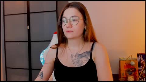 Snapshot of _nemalkovamia chatting on January 6, 2025, 4:15 am Mia with a big heart  online show from January 6, 2025, 4:15 am