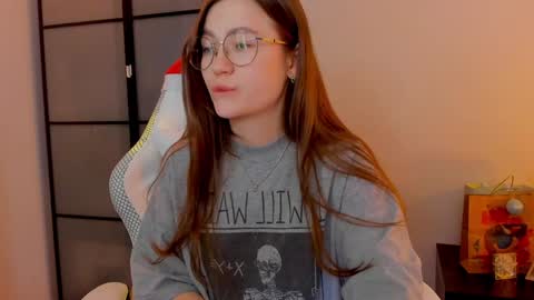 Snapshot of _nemalkovamia chatting on January 12, 2025, 6:17 am Mia with a big heart  online show from January 12, 2025, 6:17 am