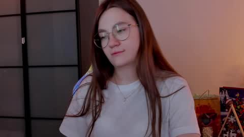 Snapshot of _nemalkovamia chatting on January 18, 2025, 6:34 am Mia with a big heart  online show from January 18, 2025, 6:34 am