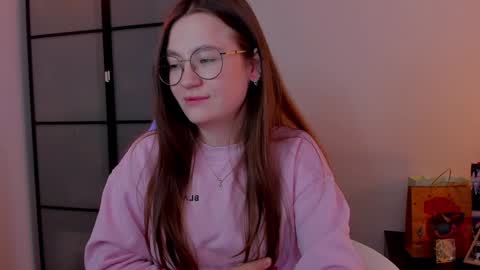 Snapshot of _nemalkovamia chatting on January 24, 2025, 4:59 am Mia with a big heart  online show from January 24, 2025, 4:59 am