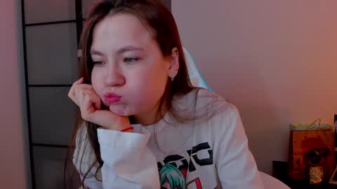 Snapshot of _nemalkovamia chatting on February 1, 2025, 4:14 am Mia with a big heart  online show from February 1, 2025, 4:14 am