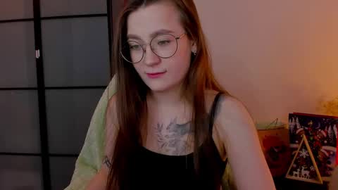 Snapshot of _nemalkovamia chatting on February 12, 2025, 3:51 am Mia with a big heart  online show from February 12, 2025, 3:51 am