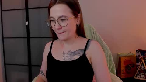 Snapshot of _nemalkovamia chatting on February 12, 2025, 7:02 am Mia with a big heart  online show from February 12, 2025, 7:02 am