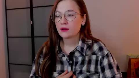 Snapshot of _nemalkovamia chatting on February 15, 2025, 3:20 am Mia with a big heart  online show from February 15, 2025, 3:20 am