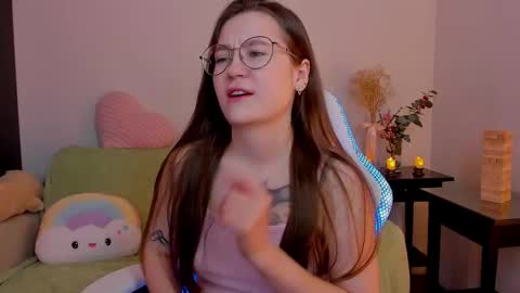 Snapshot of _nemalkovamia chatting on February 19, 2025, 3:28 am Mia with a big heart  online show from February 19, 2025, 3:28 am