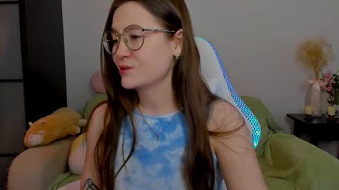 Snapshot of _nemalkovamia chatting on February 24, 2025, 5:11 am Mia with a big heart  online show from February 24, 2025, 5:11 am