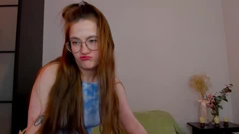 Snapshot of _nemalkovamia chatting on February 24, 2025, 8:17 am Mia with a big heart  online show from February 24, 2025, 8:17 am