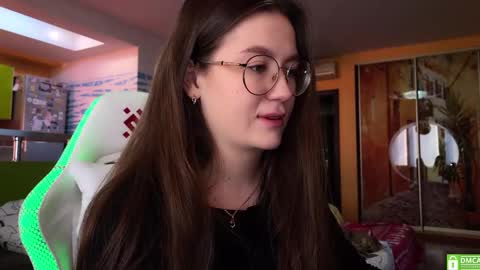 Snapshot of _nemalkovamia chatting on March 8, 2025, 3:50 am Mia with a big heart  online show from March 8, 2025, 3:50 am